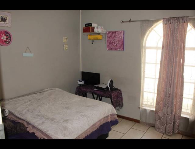 3 BEDROOM HOUSE FOR SALE IN BRACKENHURST